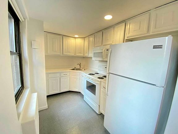 2nd image of 232 E 12th St APT 5C