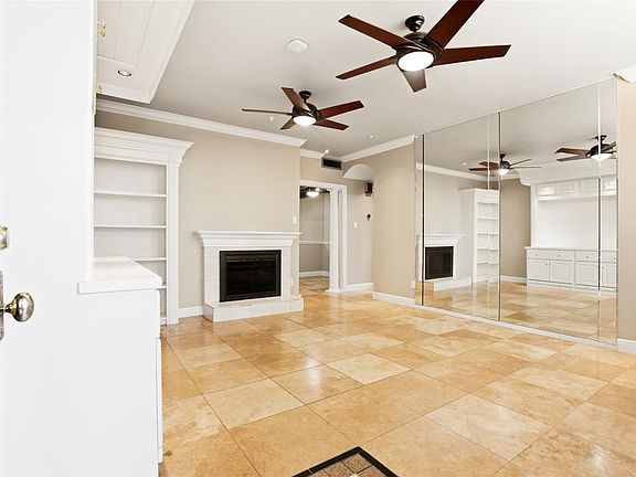 5th image of 2100 Tanglewilde St APT 537
