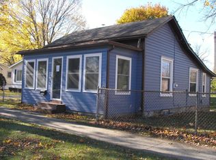 1103 5th St, Three Rivers, MI 49093