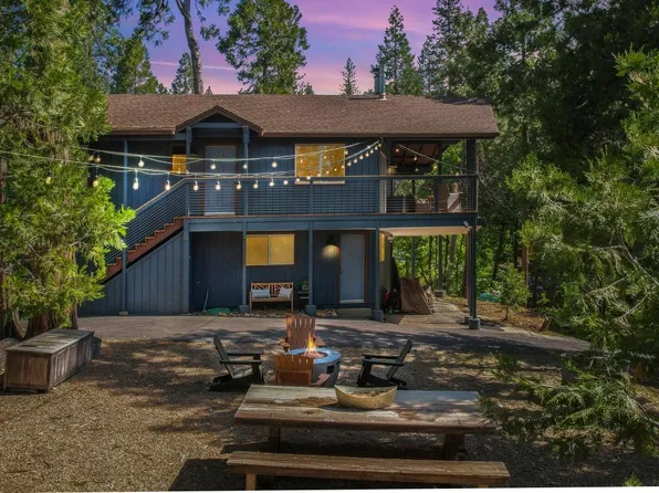 320 Snow Flake Dr, Arnold, CA 95223