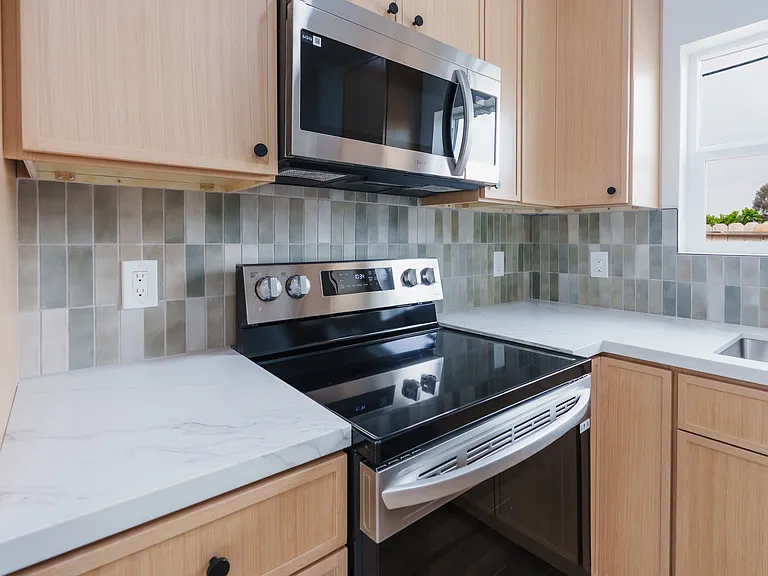 6511 Estrella Ave — Photo 29