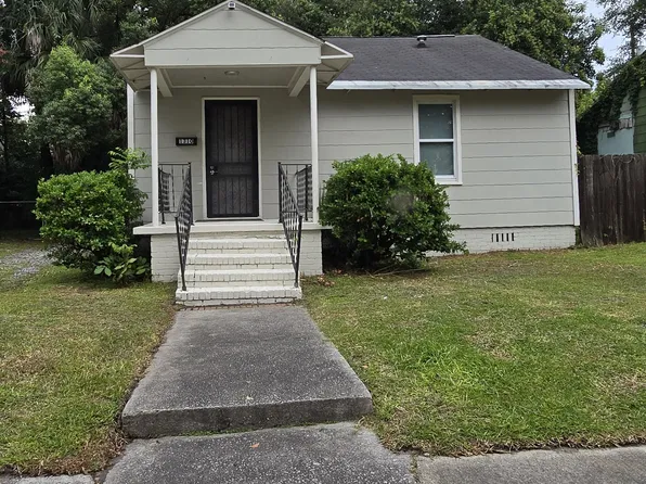 1310 Collins St, Savannah, GA 31404
