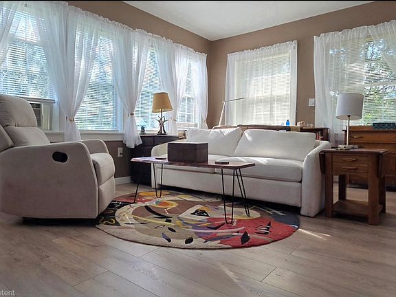4th image of 256 Prospect Ave