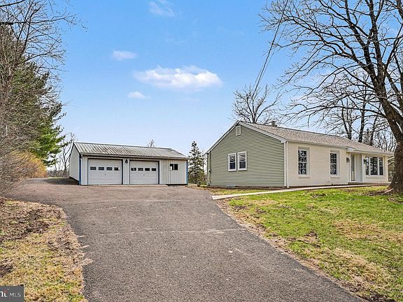 2nd image of 305 Green Hill Rd