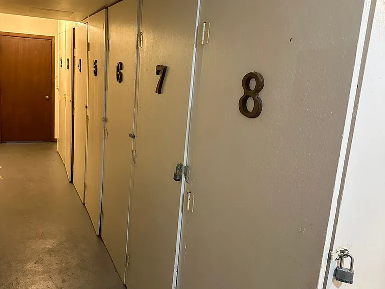 Immaculate Updated 2 Bedroom 1 bath — Photo 17