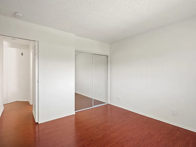 10845 Camarillo St — Photo 34