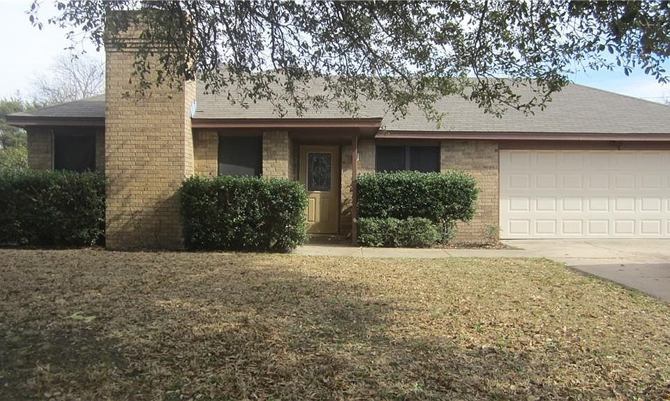 1st image of 1820 Carrington Dr