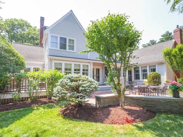 90 Forest St, Needham, MA 02492