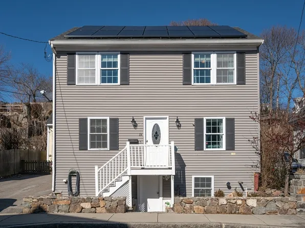 19 Beacon St, Gloucester, MA 01930