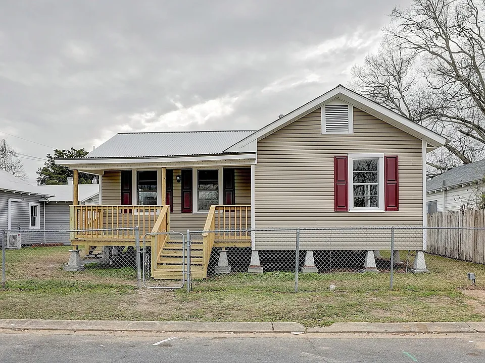210 Forrest St