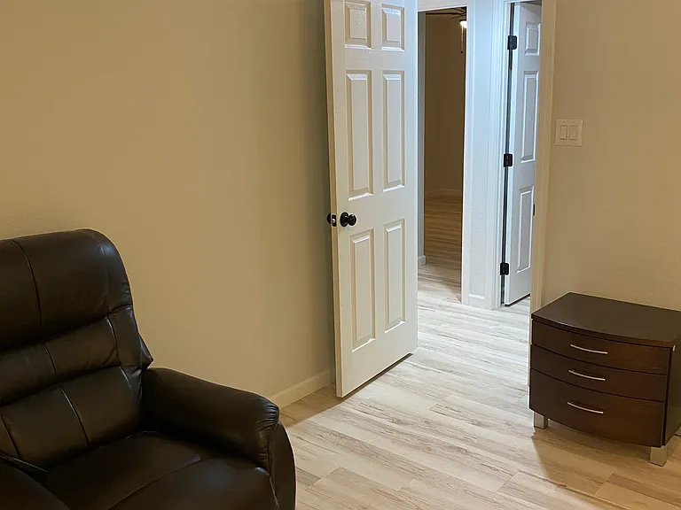 1240 E Verlea Dr — Photo 19