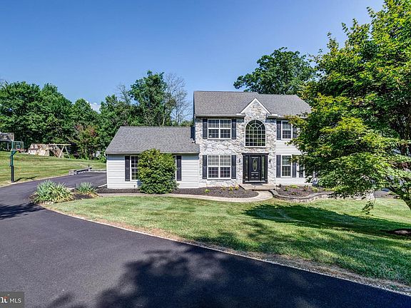 3rd image of 3218 Charles Griffin Dr