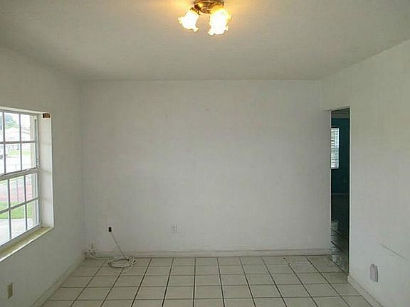 3rd image of 270 NW 58th Ct