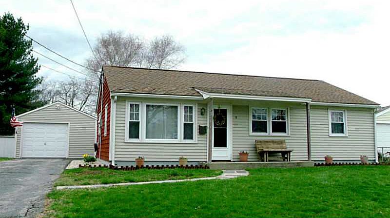 1st image of 9 Greenway Dr