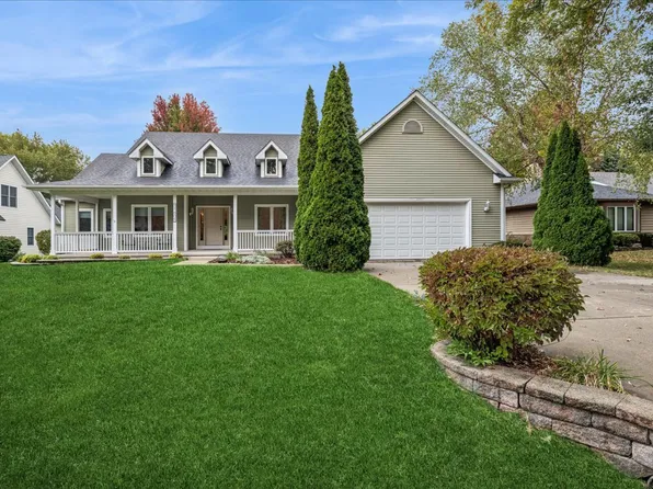 11605 Ellwood Greens Rd, Genoa, IL 60135