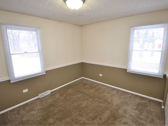 4th image of 11361 W 33rd St