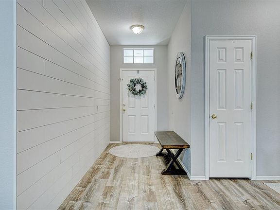 4th image of 12308 Hickory Creek Blvd