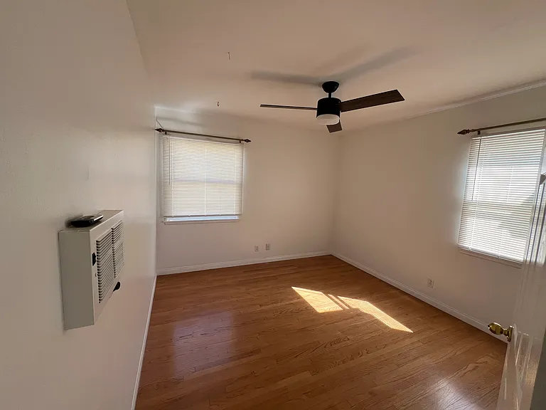 404 W Windsor Rd #B — Photo 18
