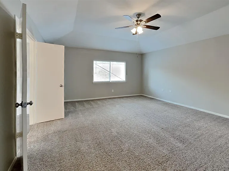 1031 Cascade Creek Dr — Photo 10