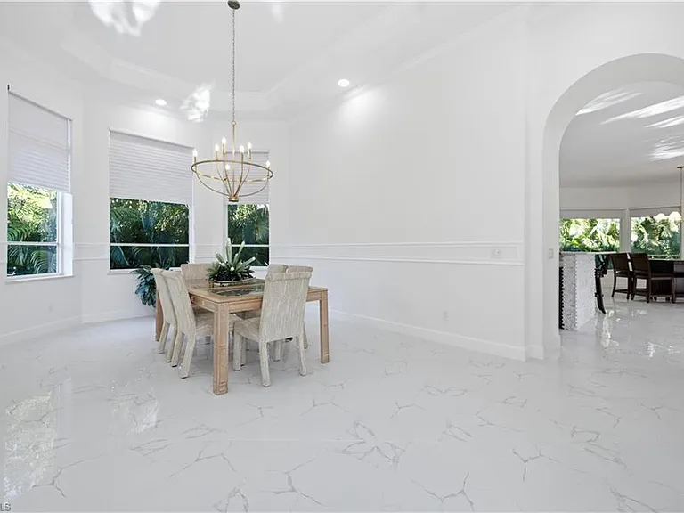 27231 Lakeway Ct — Photo 13