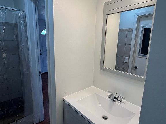 5th image of 1487 Otten St