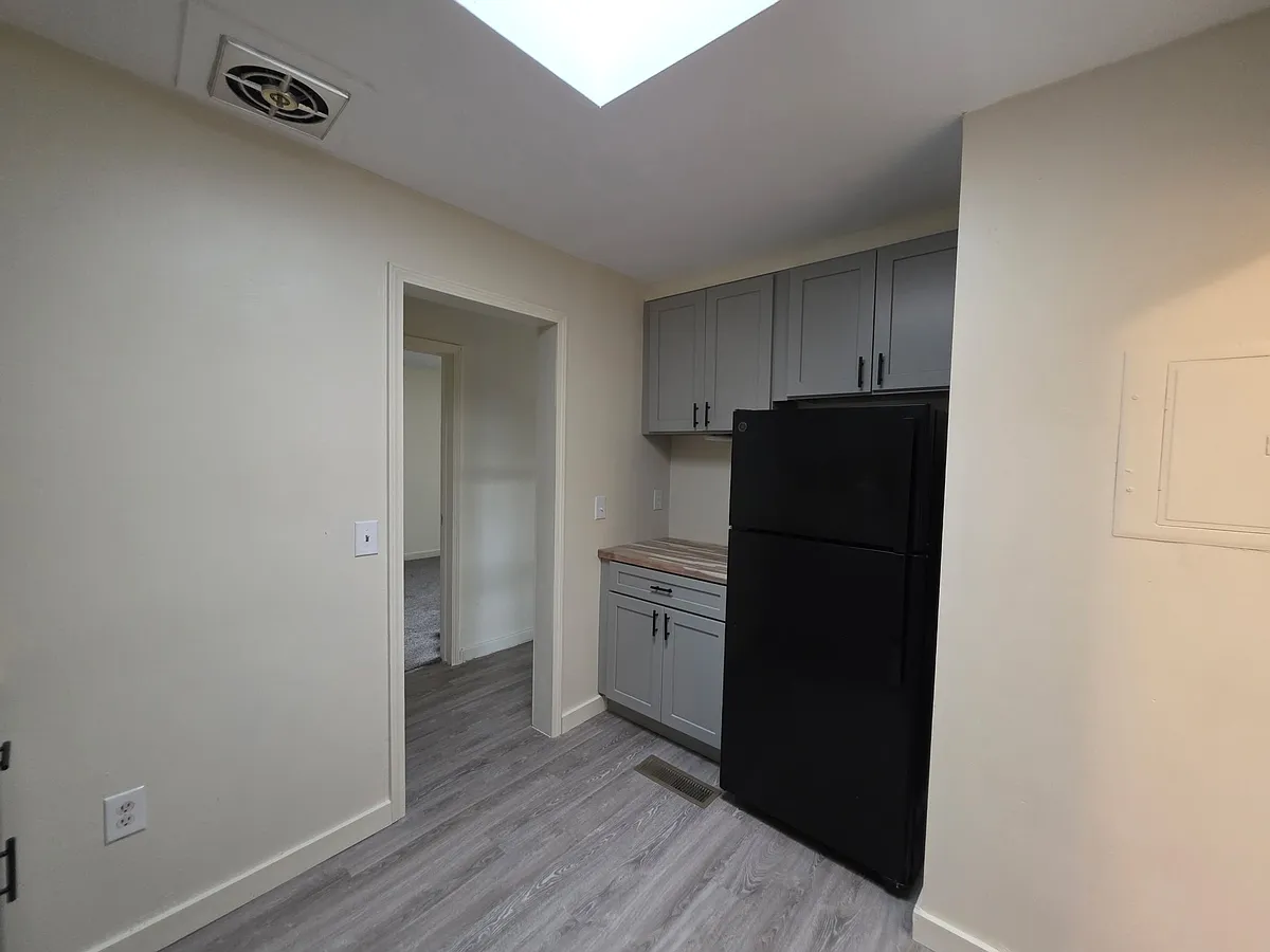 Building Photo - 64 Albany St #2