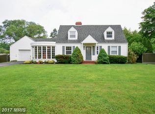 6008 Edgewood Ln, Alexandria, VA 22310