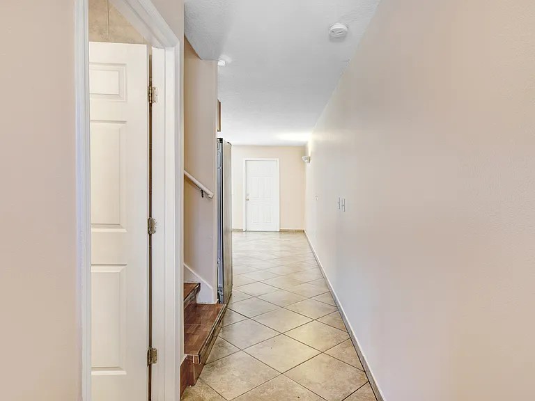 140 Jones Ln #B — Photo 23