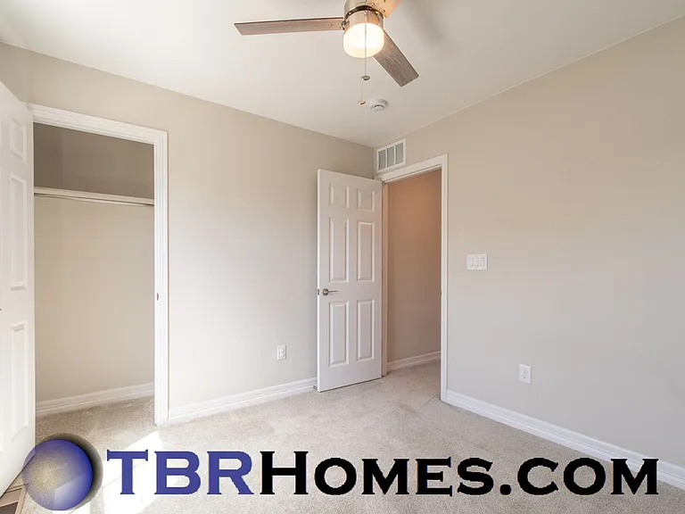 11924 Norfolk Ct — Photo 13
