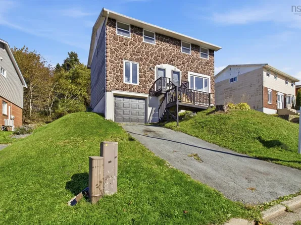 38 Regal Rd, Dartmouth, NS B2W 4H6