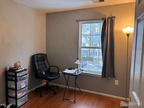 3rd image of 510 Cypress Ln