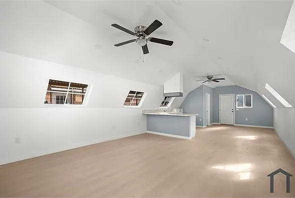 Studio, 700 sqft, $2,000 — Photo 3