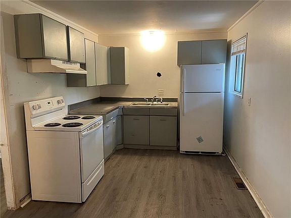 5th image of 8612 Crystal Ave