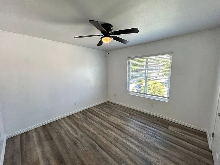 141 N Fonda St — Photo 17