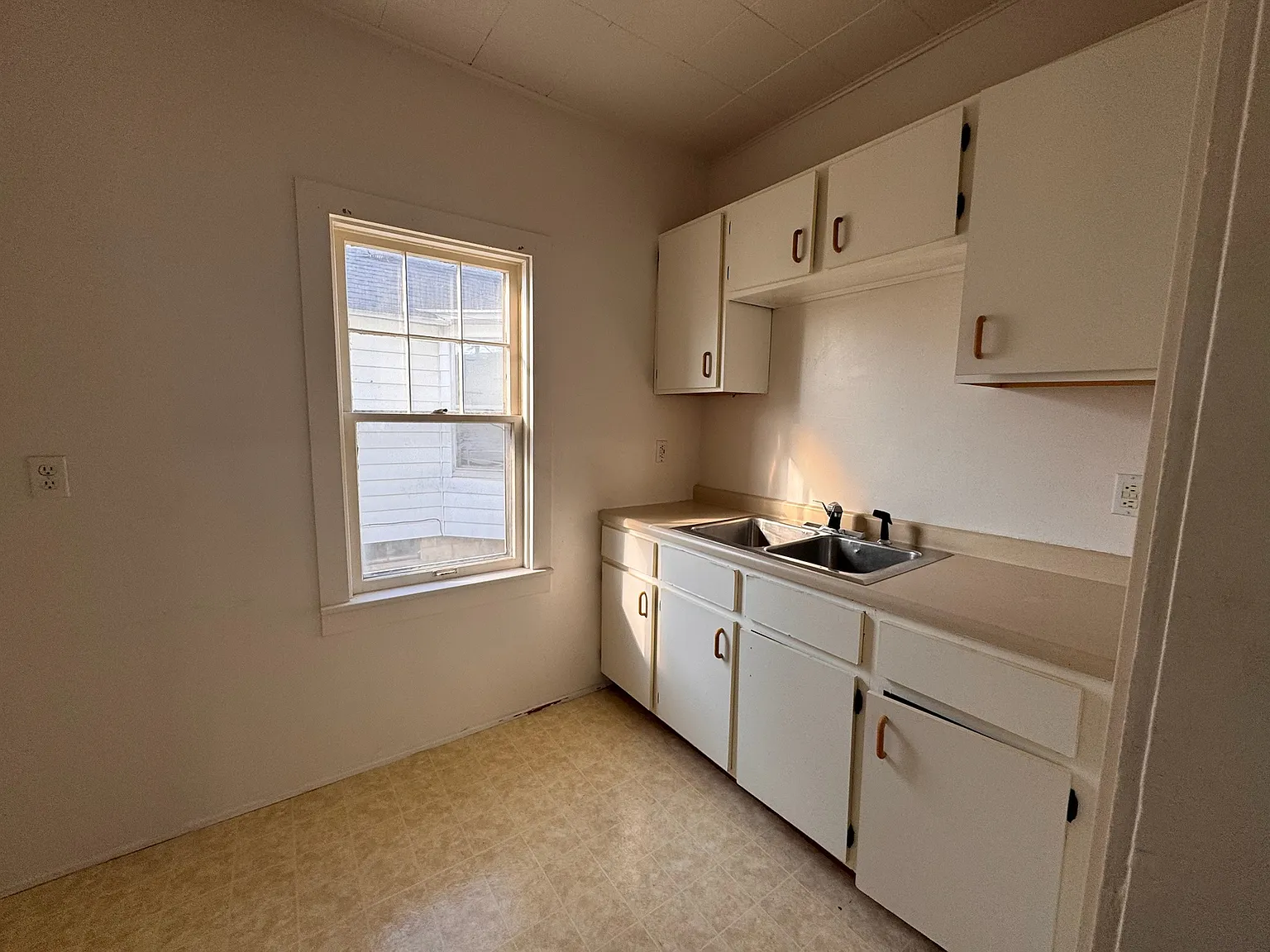 1 bed, 600 sqft, $1,075 — Photo 3
