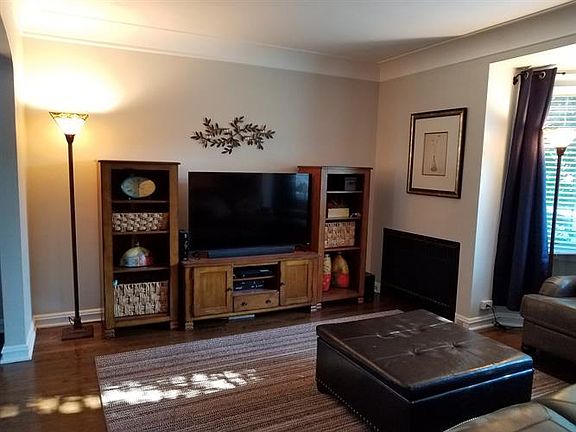 4th image of 3221 N Oak Park Ave