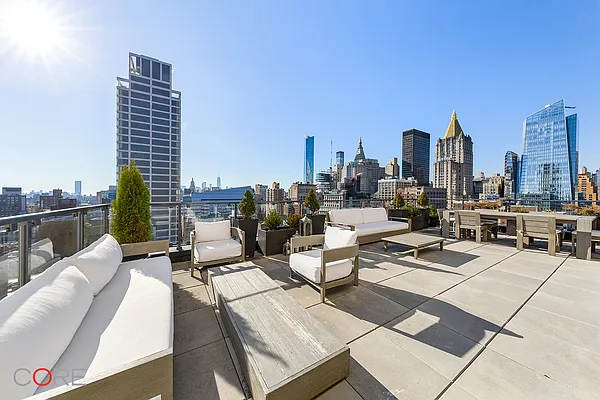 Rented by CORE | media 23