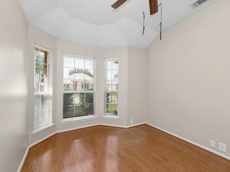 10613 Brandenberg Dr — Photo 24
