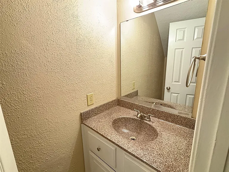 3416 Avenue P — Photo 23