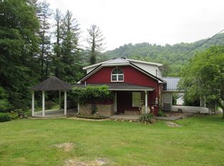 9404 Sock Rd, Pound, VA 24279