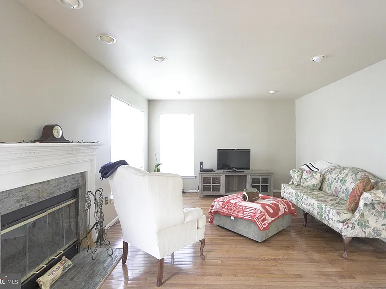 2041 Greenes Way Cir — Photo 12