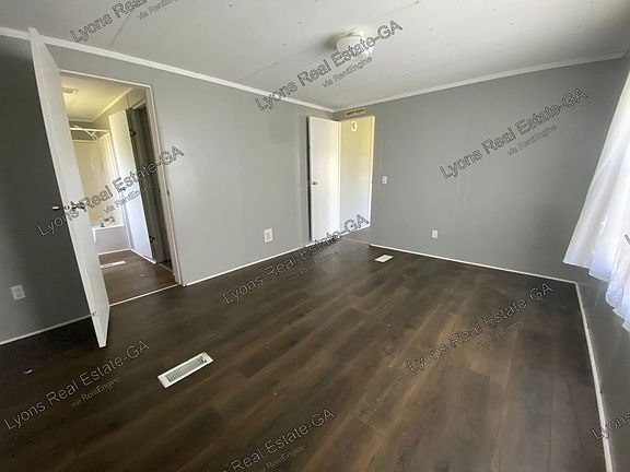 4th image of 604 Sycamore Dr
