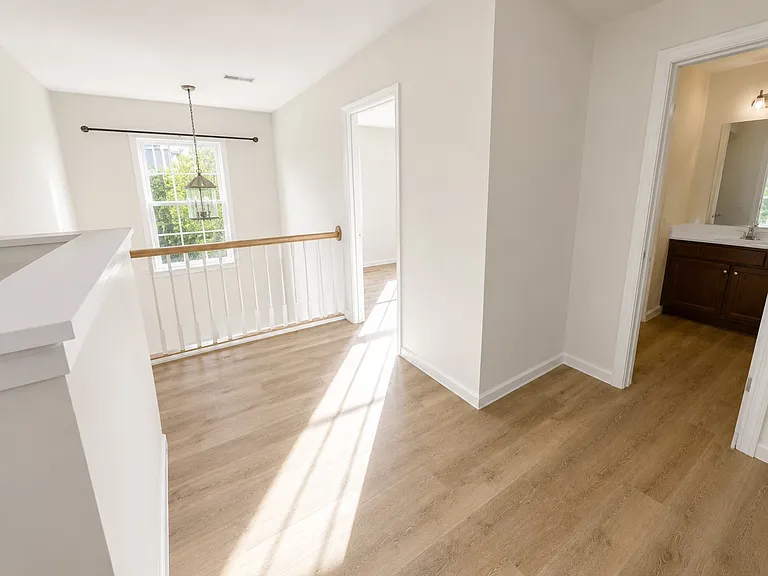 414 Bentridge Dr — Photo 5