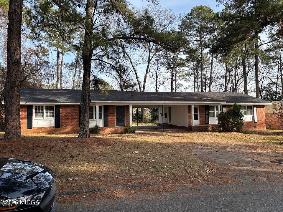 1st image of 225 Woodland Trl