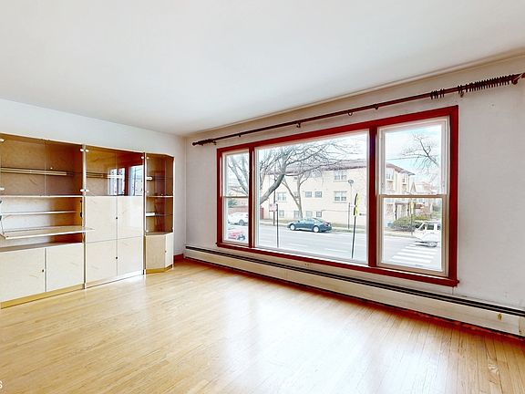 4th image of 5811 W Lawrence Ave