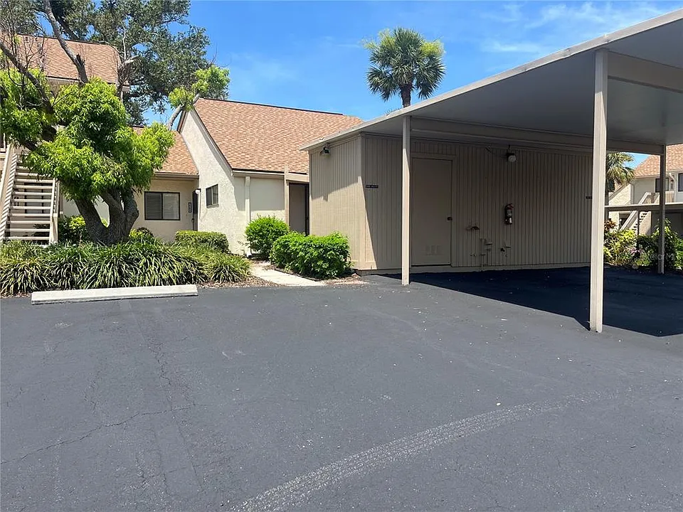 690 Bird Bay Cir #28