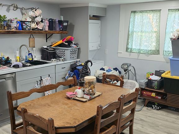 2nd image of 50 Meadow St #1