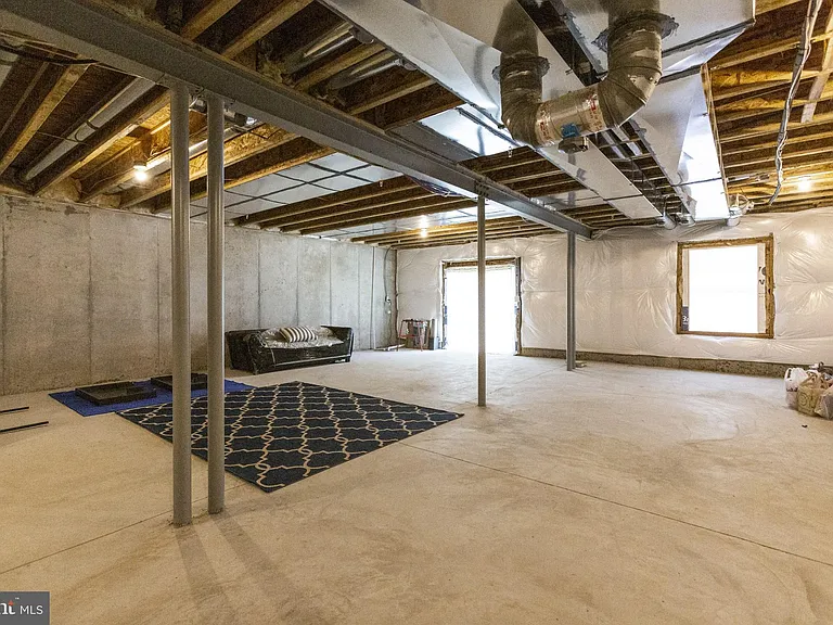 3701 Parris Blvd — Photo 56