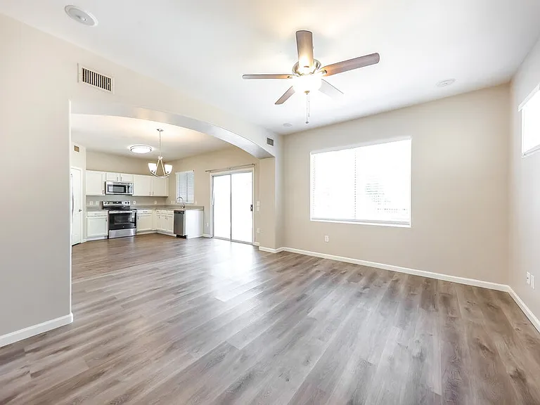 1306 S 119th Dr — Photo 5