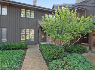 3755 Mission Hills Rd, Northbrook, IL 60062